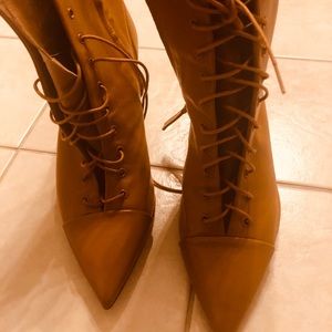 ❤️Brand New Zara lace up booties size 9
